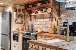 Whispering Creek Cottage - Image 5
