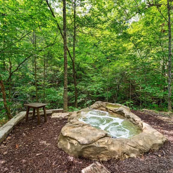 Whispering Creek Cottage - Image 1