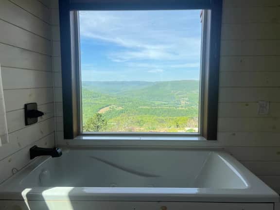 Million Dollar Views! Jacuzzi Room Best Location - Image 5